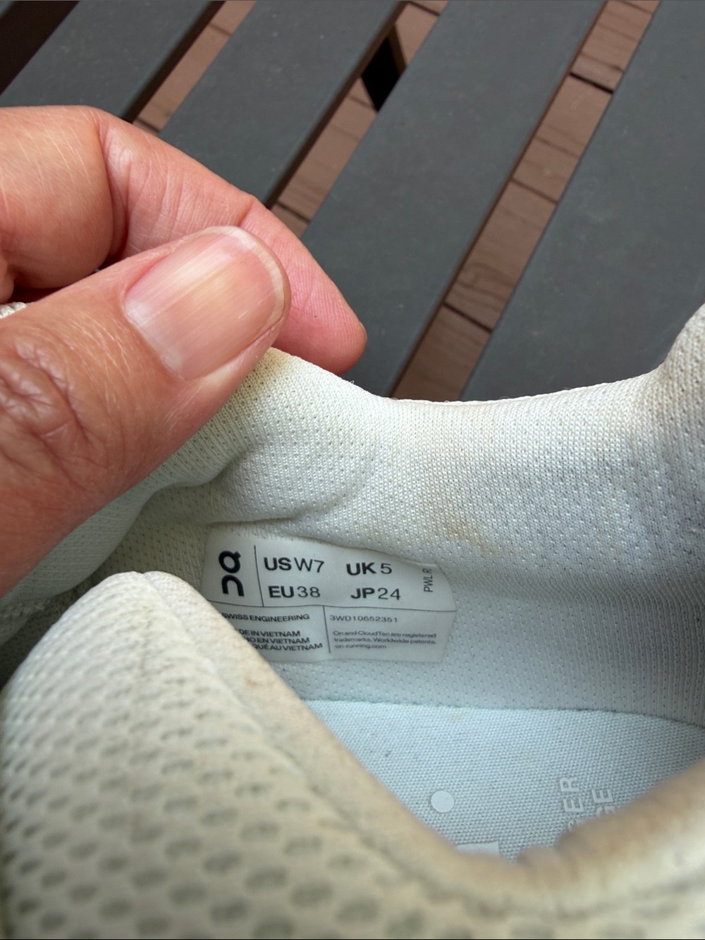 ON White Leather Women's Sneakers - Low Top Casual Comfort, Size 7 - Picture 2 of 4